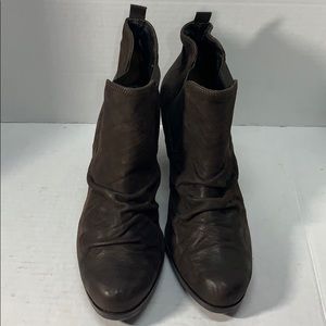 Nice Leather Paul Green Ankle Heeled Boots Sz.10
